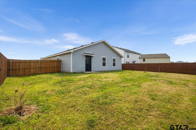 1207 Ripplewood, Chandler, TX 75758