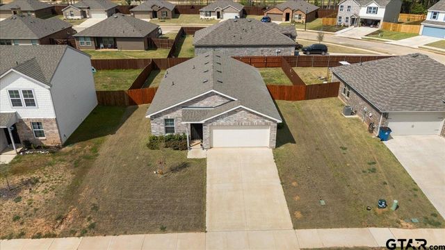 1207 Ripplewood, Chandler, TX 75758