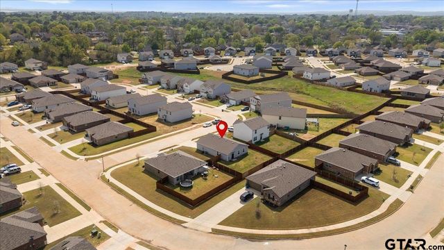 1207 Ripplewood, Chandler, TX 75758