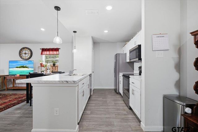 1207 Ripplewood, Chandler, TX 75758