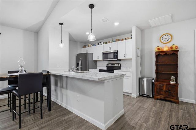 1207 Ripplewood, Chandler, TX 75758