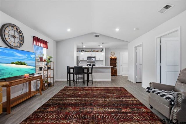 1207 Ripplewood, Chandler, TX 75758