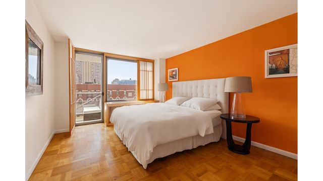 270 W 17th St Apt 5D, New York City, NY 10011
