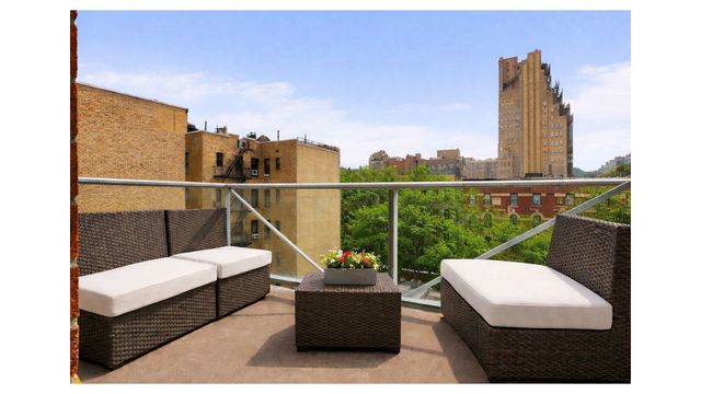 270 W 17th St Apt 5D, New York City, NY 10011