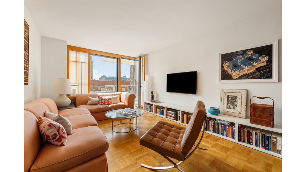 270 W 17th St Apt 5D, New York City, NY 10011