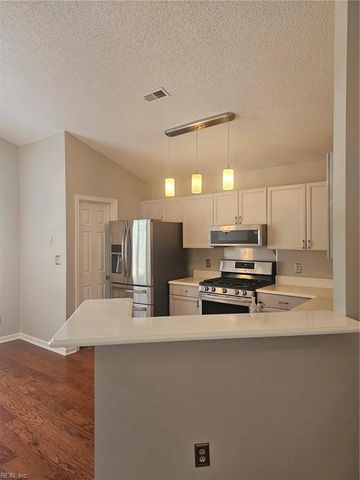 804 Newday CT, Newport News, VA 23602