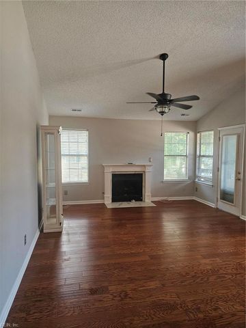 804 Newday CT, Newport News, VA 23602