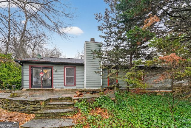 1056 Park Forest Trail NW, Lilburn, GA 30047