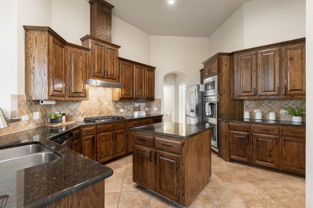 2901 Regents Park Lane, Garland, TX 75043