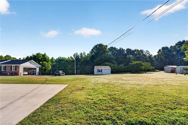 4982 Yanceyville Road, Browns Summit, NC 27214