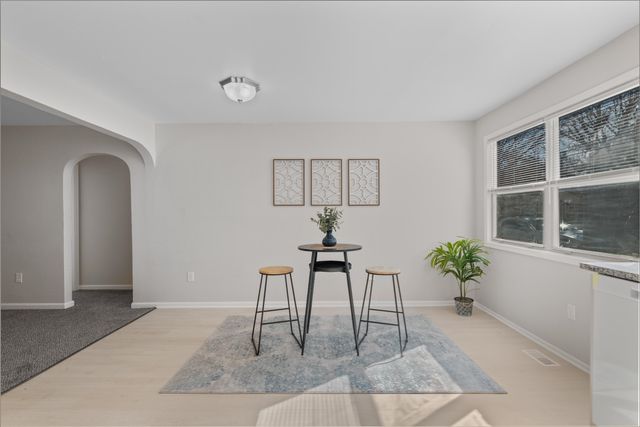 2111 E Random Rd, Wichita, KS 67214