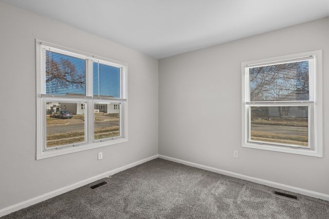 2111 E Random Rd, Wichita, KS 67214