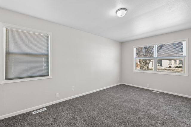 2111 E Random Rd, Wichita, KS 67214