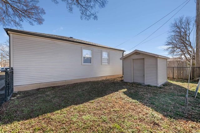 2111 E Random Rd, Wichita, KS 67214