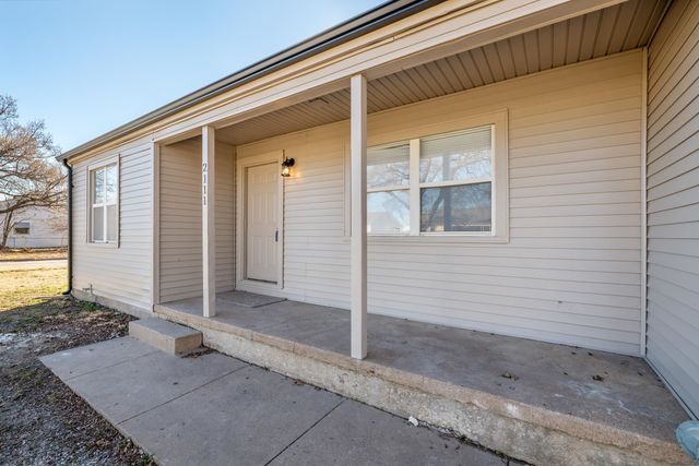 2111 E Random Rd, Wichita, KS 67214
