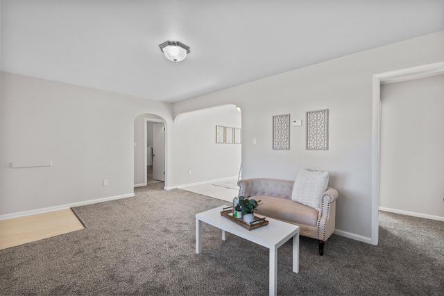 2111 E Random Rd, Wichita, KS 67214