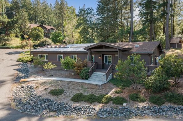 2264 Green Hill Rd, Sebastopol, CA 95472
