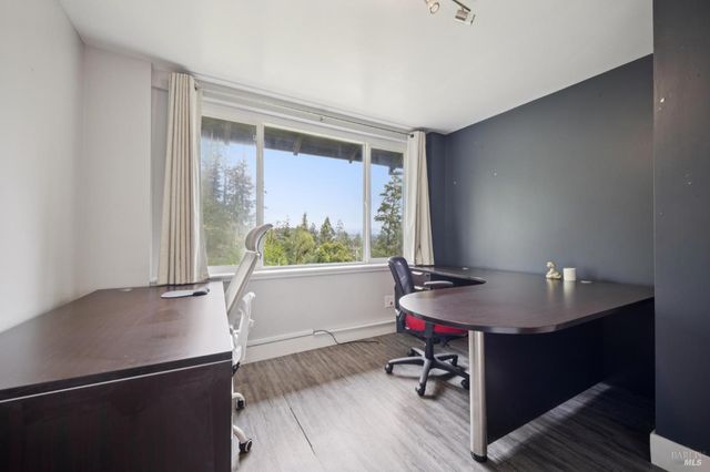 2264 Green Hill Rd, Sebastopol, CA 95472