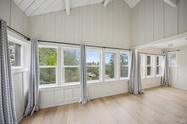 2264 Green Hill Rd, Sebastopol, CA 95472