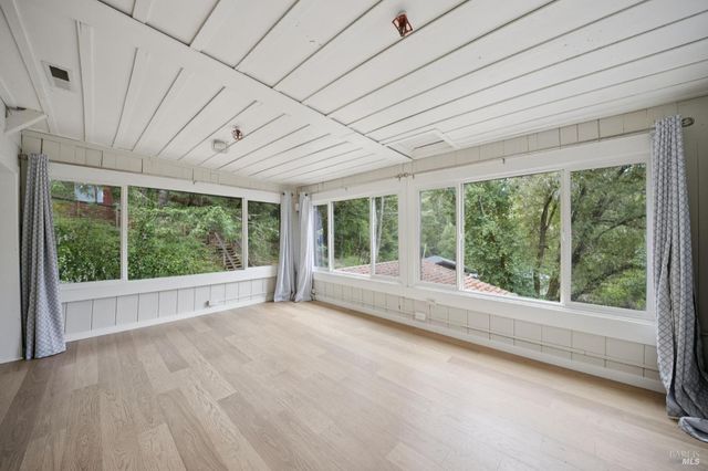 2264 Green Hill Rd, Sebastopol, CA 95472