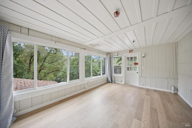 2264 Green Hill Rd, Sebastopol, CA 95472