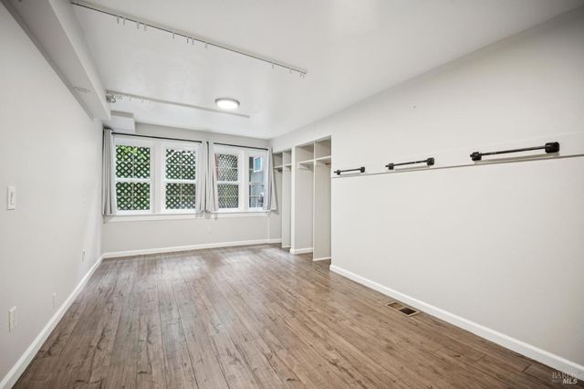 2264 Green Hill Rd, Sebastopol, CA 95472