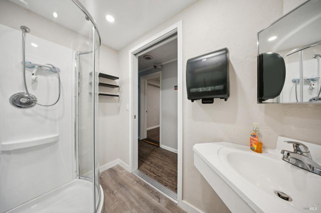 2264 Green Hill Rd, Sebastopol, CA 95472