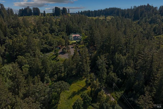2264 Green Hill Rd, Sebastopol, CA 95472