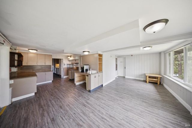 2264 Green Hill Rd, Sebastopol, CA 95472