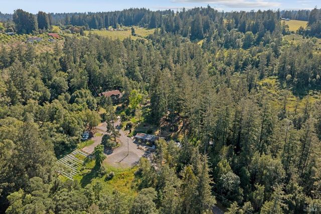 2264 Green Hill Rd, Sebastopol, CA 95472