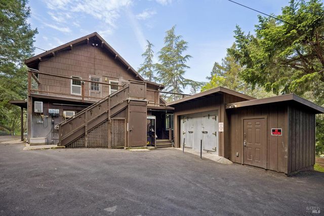 2264 Green Hill Rd, Sebastopol, CA 95472