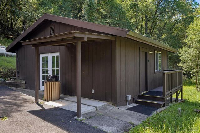 2264 Green Hill Rd, Sebastopol, CA 95472