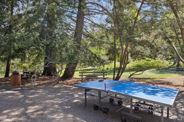 2264 Green Hill Rd, Sebastopol, CA 95472