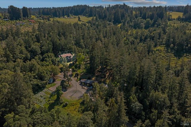 2264 Green Hill Rd, Sebastopol, CA 95472