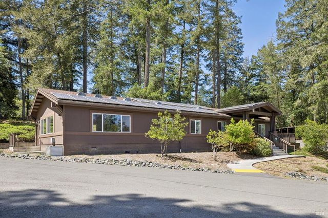 2264 Green Hill Rd, Sebastopol, CA 95472