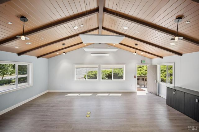 2264 Green Hill Rd, Sebastopol, CA 95472