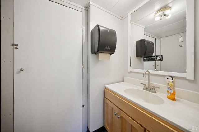 2264 Green Hill Rd, Sebastopol, CA 95472