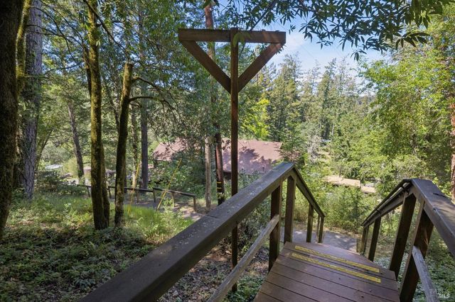 2264 Green Hill Rd, Sebastopol, CA 95472