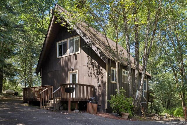 2264 Green Hill Rd, Sebastopol, CA 95472