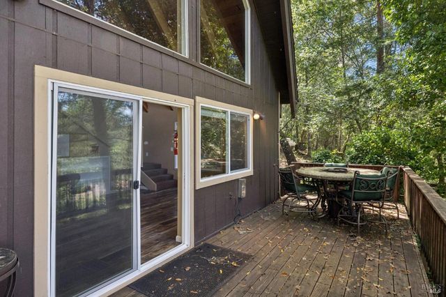2264 Green Hill Rd, Sebastopol, CA 95472