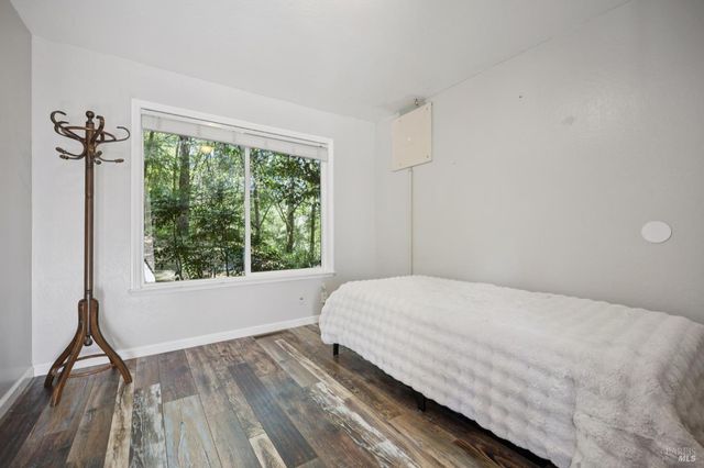 2264 Green Hill Rd, Sebastopol, CA 95472