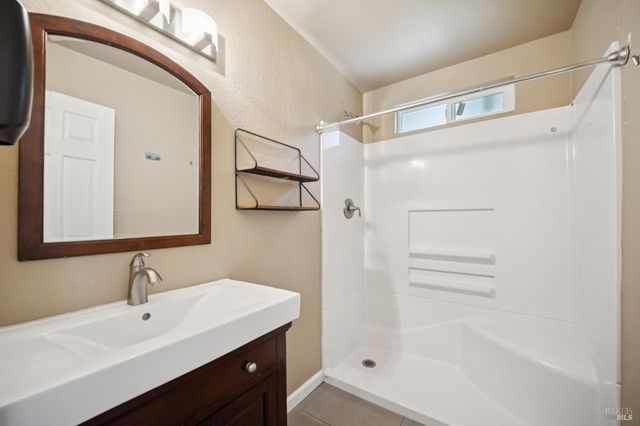 2264 Green Hill Rd, Sebastopol, CA 95472