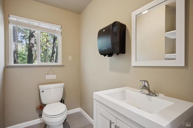 2264 Green Hill Rd, Sebastopol, CA 95472