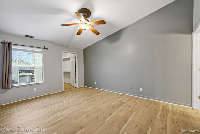 4885 Oak Hill Drive 20, Waterford Charter Township, MI 48329