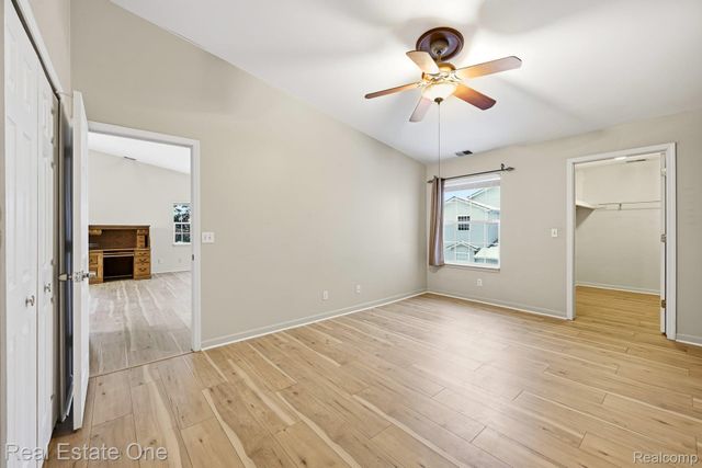 4885 Oak Hill Drive 20, Waterford Charter Township, MI 48329