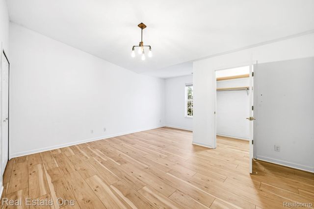 4885 Oak Hill Drive 20, Waterford Charter Township, MI 48329