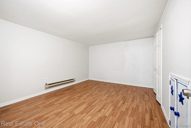 4885 Oak Hill Drive 20, Waterford Charter Township, MI 48329