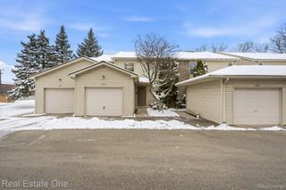 4885 Oak Hill Drive 20, Waterford Charter Township, MI 48329