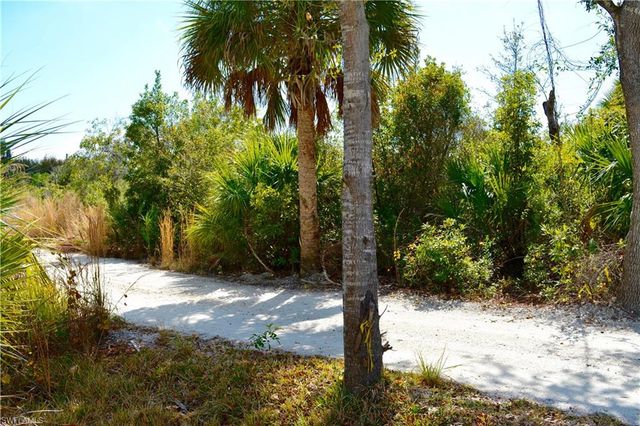 27195 Lowry AVE, Punta Gorda, FL 33983