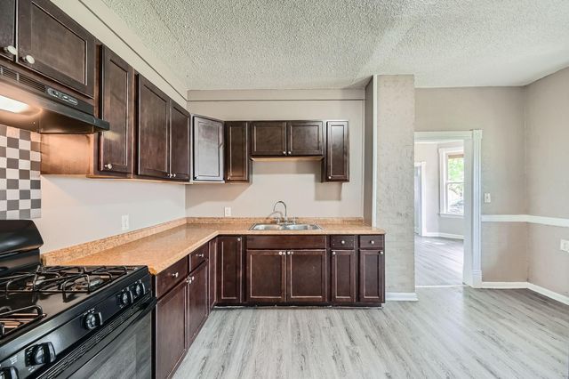 911X Sims Avenue, Saint Paul, MN 55106